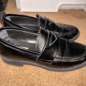 Steve Madden Sleek Black Leather Loafers